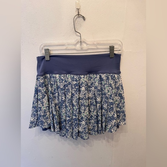 Offline Floral Better Luck Next Time Skort Blue Floral Multi Large NWT - Picture 2 of 5